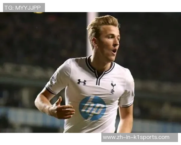 年轻时颜值爆表的足球明星们帅气照片,回顾他们的青春风采 年轻时颜值爆表的足球明星们帅气照片,回顾他们的青春风采